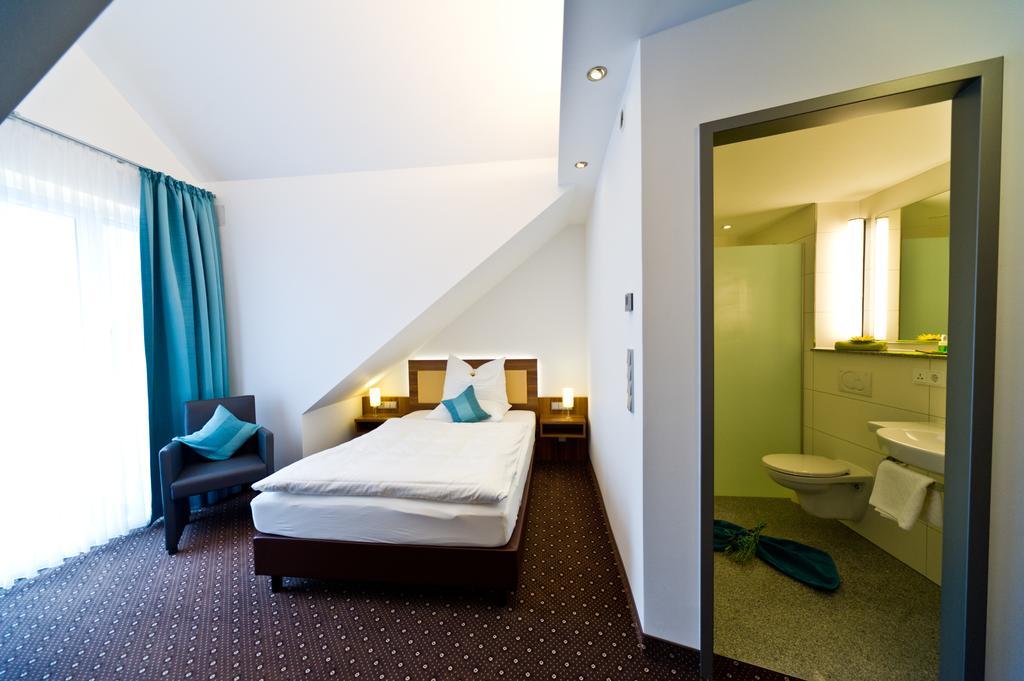 Wohlfuehl-Hotel Neu Heidelberg Extérieur photo